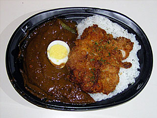 月見チキンカツカレー