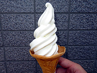 北海道生乳ミルクソフトクリーム