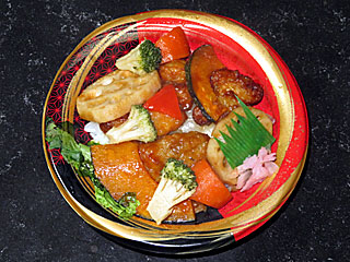 鶏肉と彩り野菜の甘酢丼