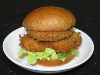 チキンフィレ&メンチカツサンド