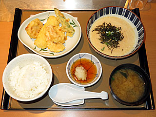 静岡とろろ汁と天ぷらの定食