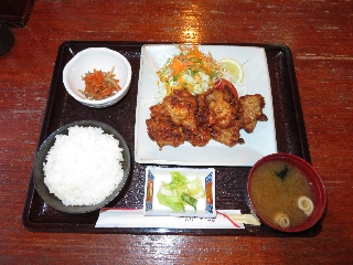 �z�̌{���炠����H