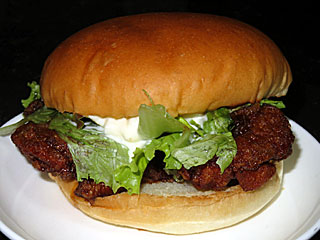 カリッとももの縁バーガータルタルてりやきバーガー