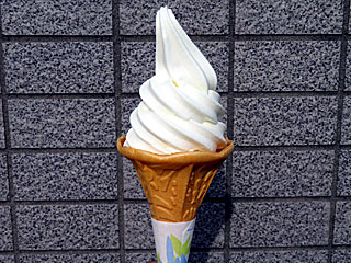 北海道生乳ミルクソフトクリーム