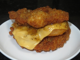 ガーリックソースの凄肉オニオンフィレバーガー