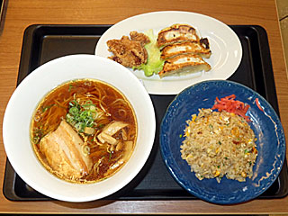 醤油ラーメン半炒飯セット