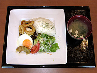 オリジナル和風ソースのロコモコ