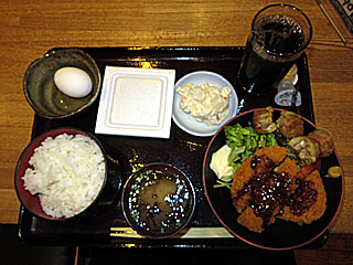 チキンカツと揚げシューマイ定食