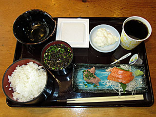 サーモン刺身とネギトロ定食