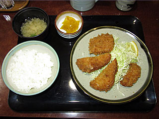 ヒレカツカキフライメンチカツ定食
