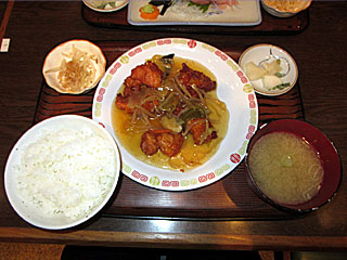 鳥の唐揚げ定食