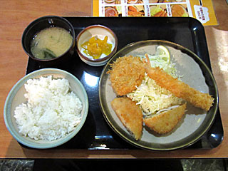 エビフライヒレカツ牛肉コロッケ定食