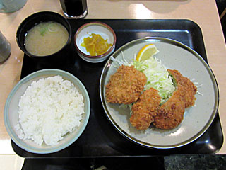 ヒレカツカキフライメンチカツ定食
