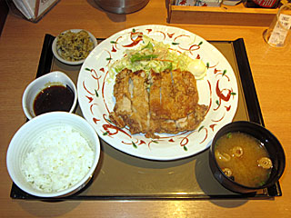 鶏もも一枚揚げ定食にんにく醤油