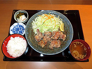 鶏の唐揚げ定食