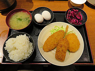 串カツコロッケ白身魚フライ定食