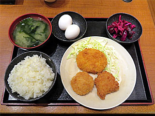 フライドチキンエビカツコロッケ定食