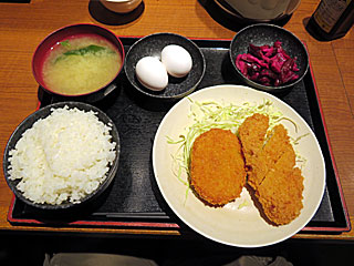 ロースカツコーンコロッケ定食