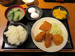 エビカツフライドチキンうずら卵ウインナー串定食