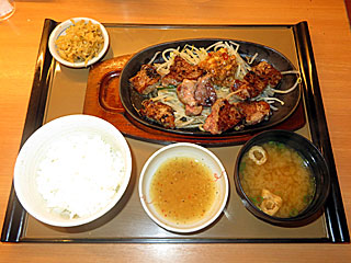 カットステーキ定食ペッパーガーリックソース