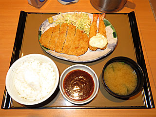 ロースとんかつとエビフライの定食