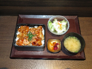 熟成ロース十勝豚丼御前