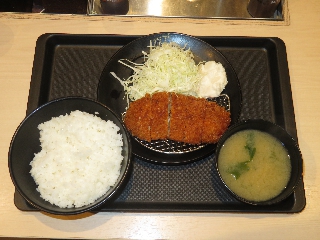 ロースかつトッピングポテサラ定食