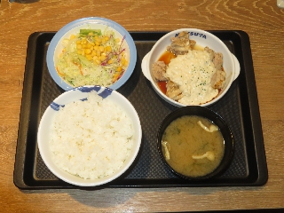 ごろごろチキンの和風タルタル定食
