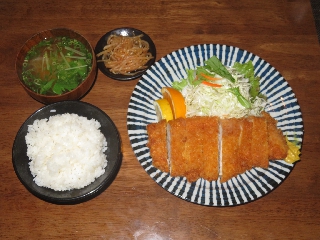 ロースカツ定食
