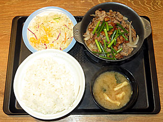 にんにく牛バラ焼定食